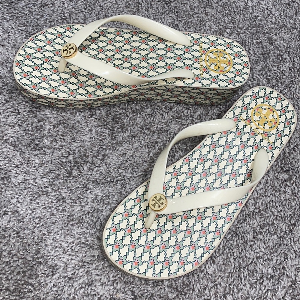 Thick tall Tory Burch flip flops